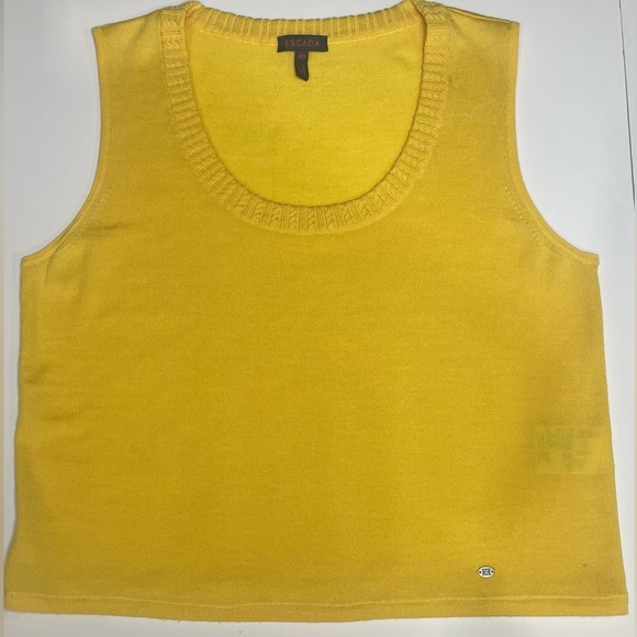 ESCADA TOP SIZE 8 YELLOW COLOR 
WOOL SILK CASHMERE KNIT SCOOP NECK SLEEVELESS - Picture 1 of 8